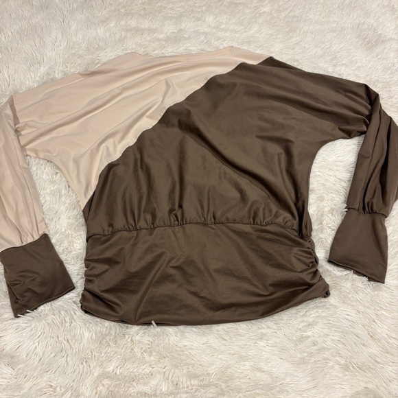 Tahari Sports Women Sportswear Fit Long Sleeve Two Tone Top, Brown Large - Picture 4 of 8